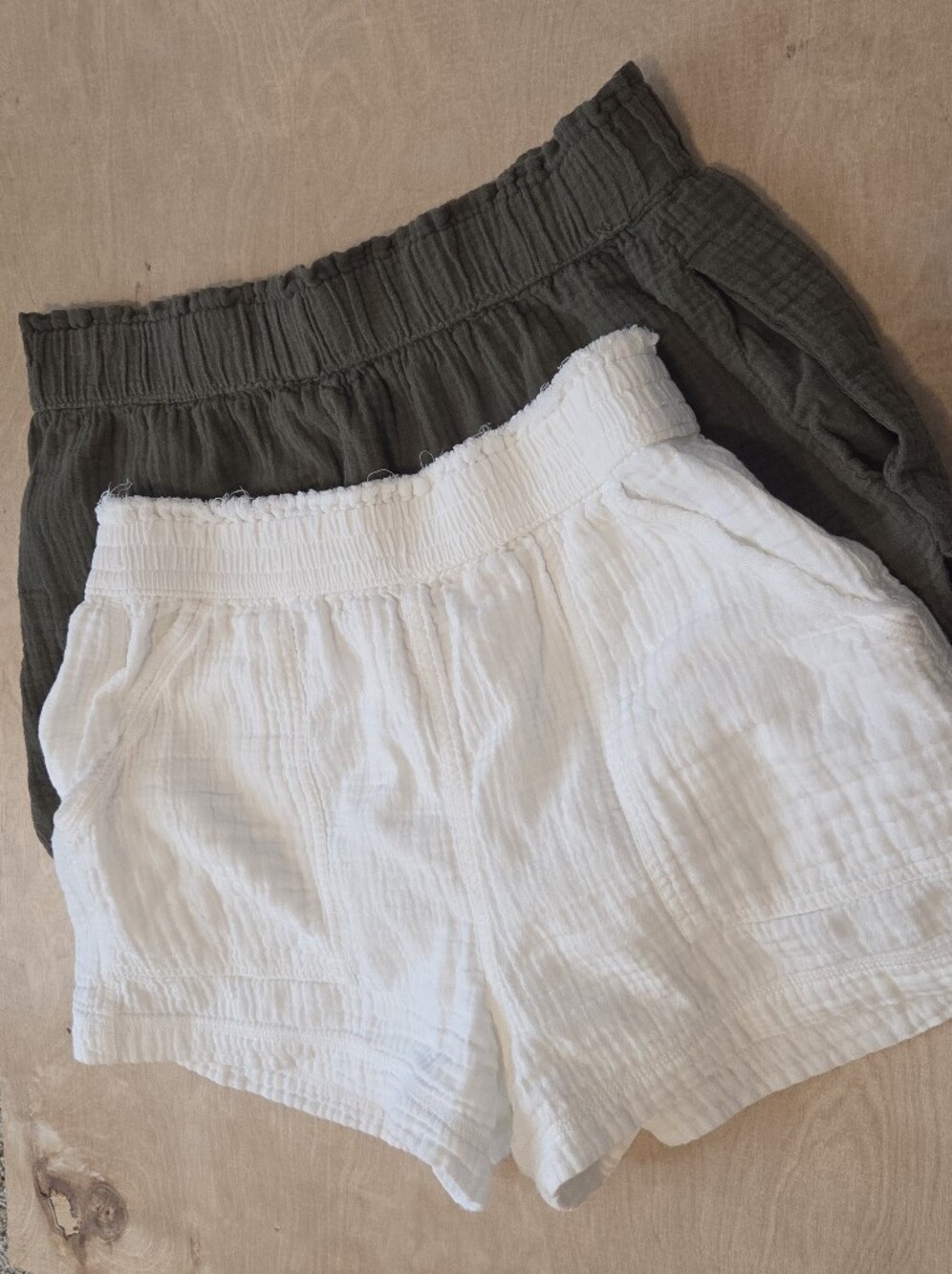 Universal Thread Set Of Two Cotton Gauze Shorts Olive And White SO